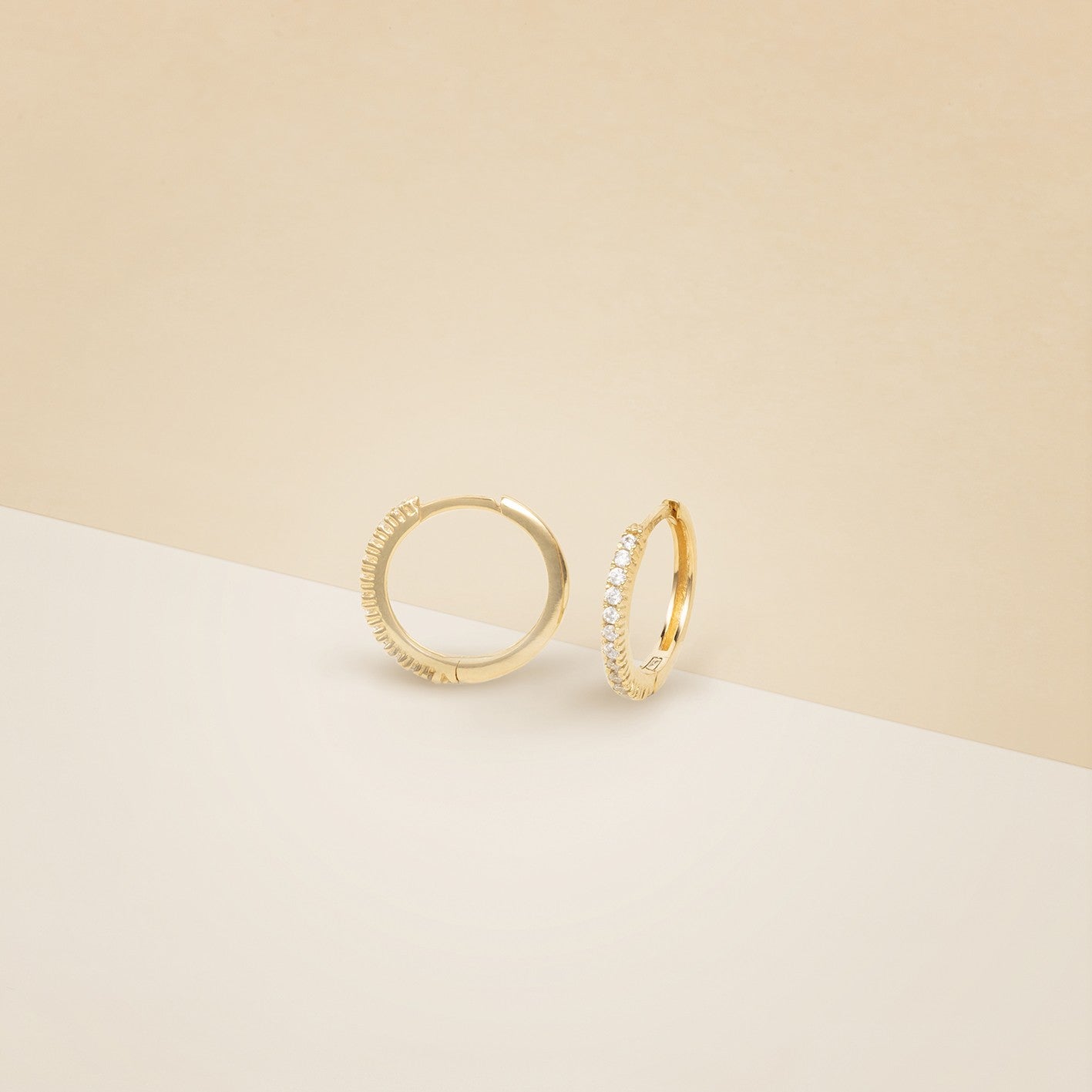 Orecchini cerchio zirconato