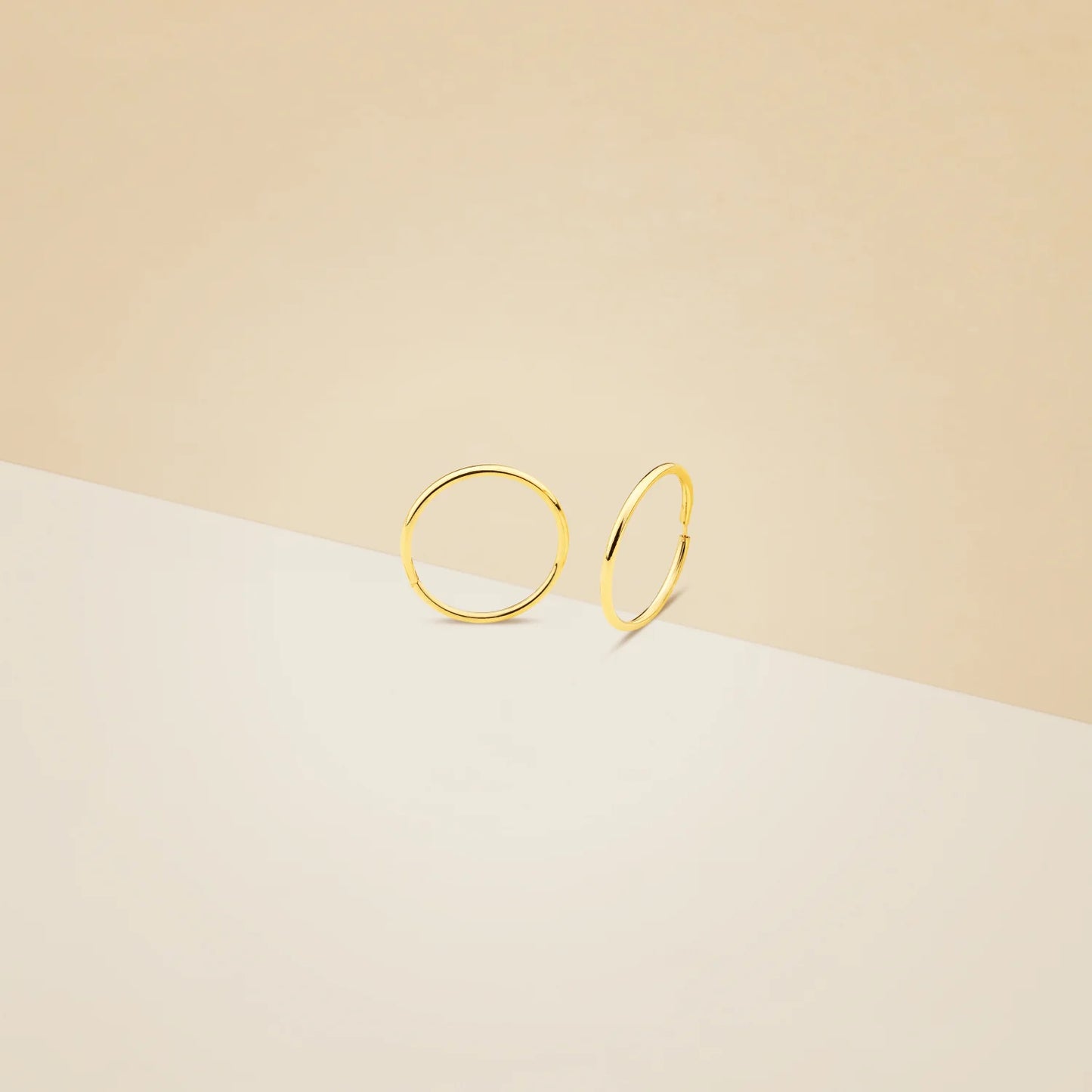 Orecchino cerchio 0,6g