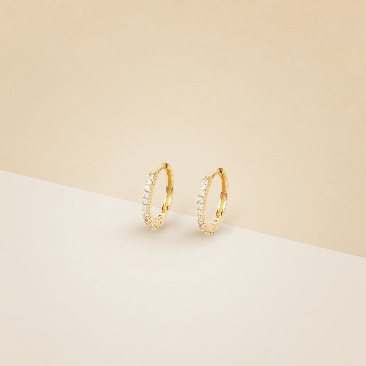 Orecchini cerchio zirconato
