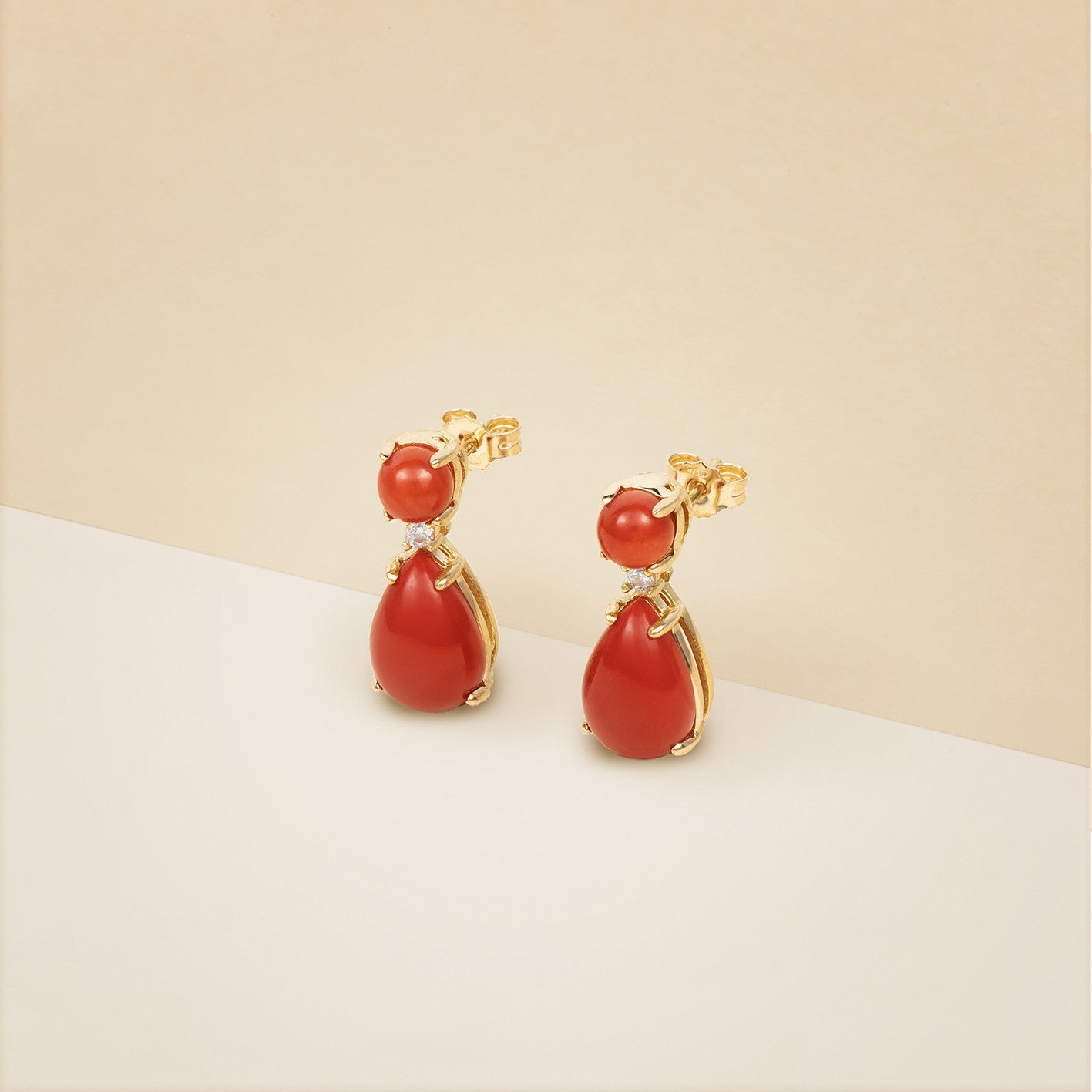 Orecchini corallo rosso a goccia