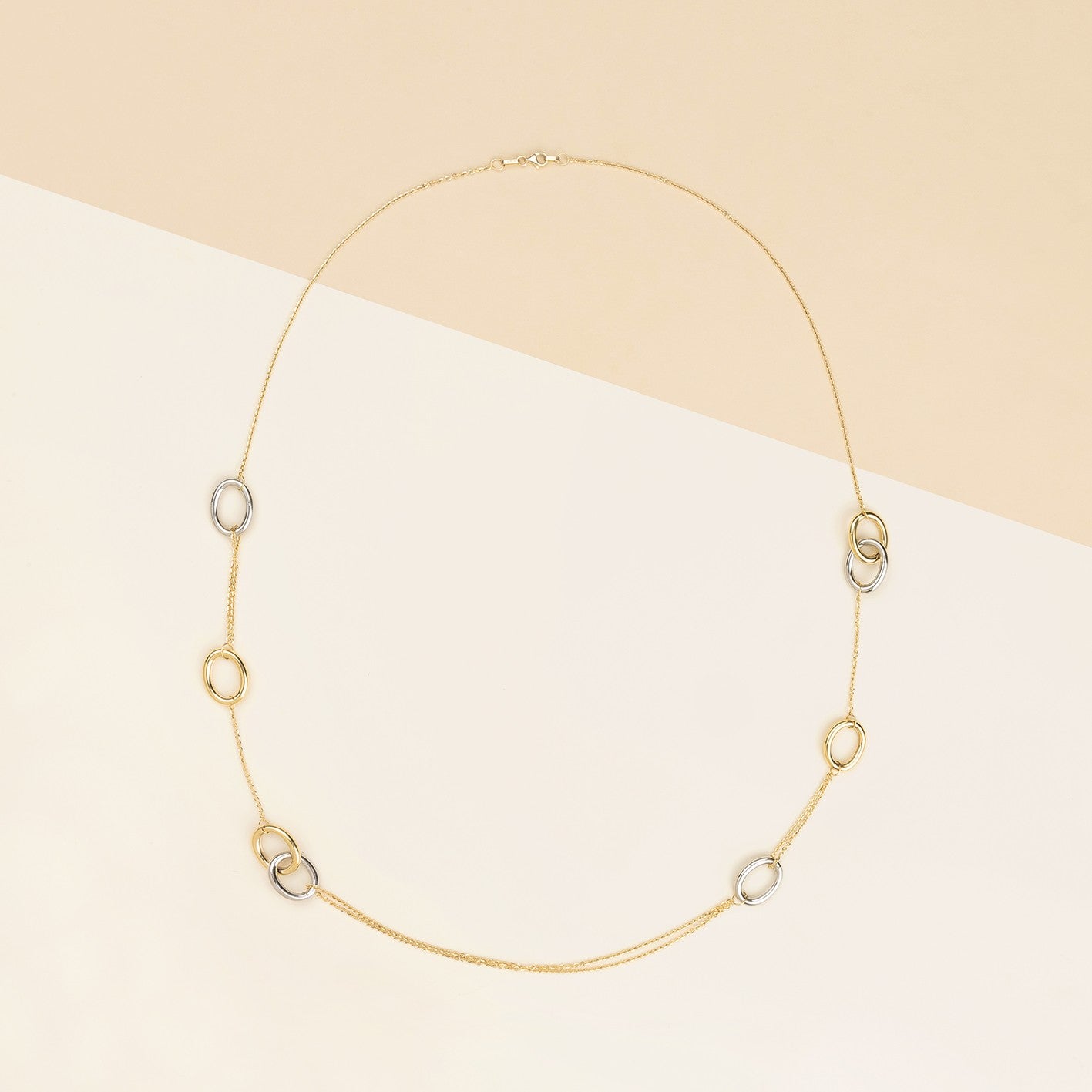 Collana lunga con anelli